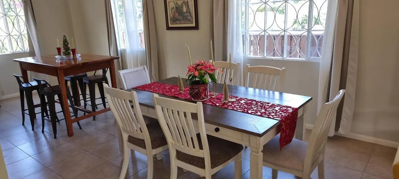 Komfort Getaway Villa At Countrymist Ocho Rios