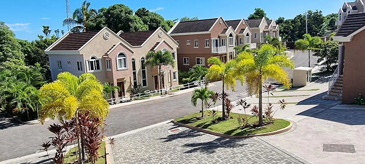 Komfort Getaway Villa At Countrymist Ocho Rios